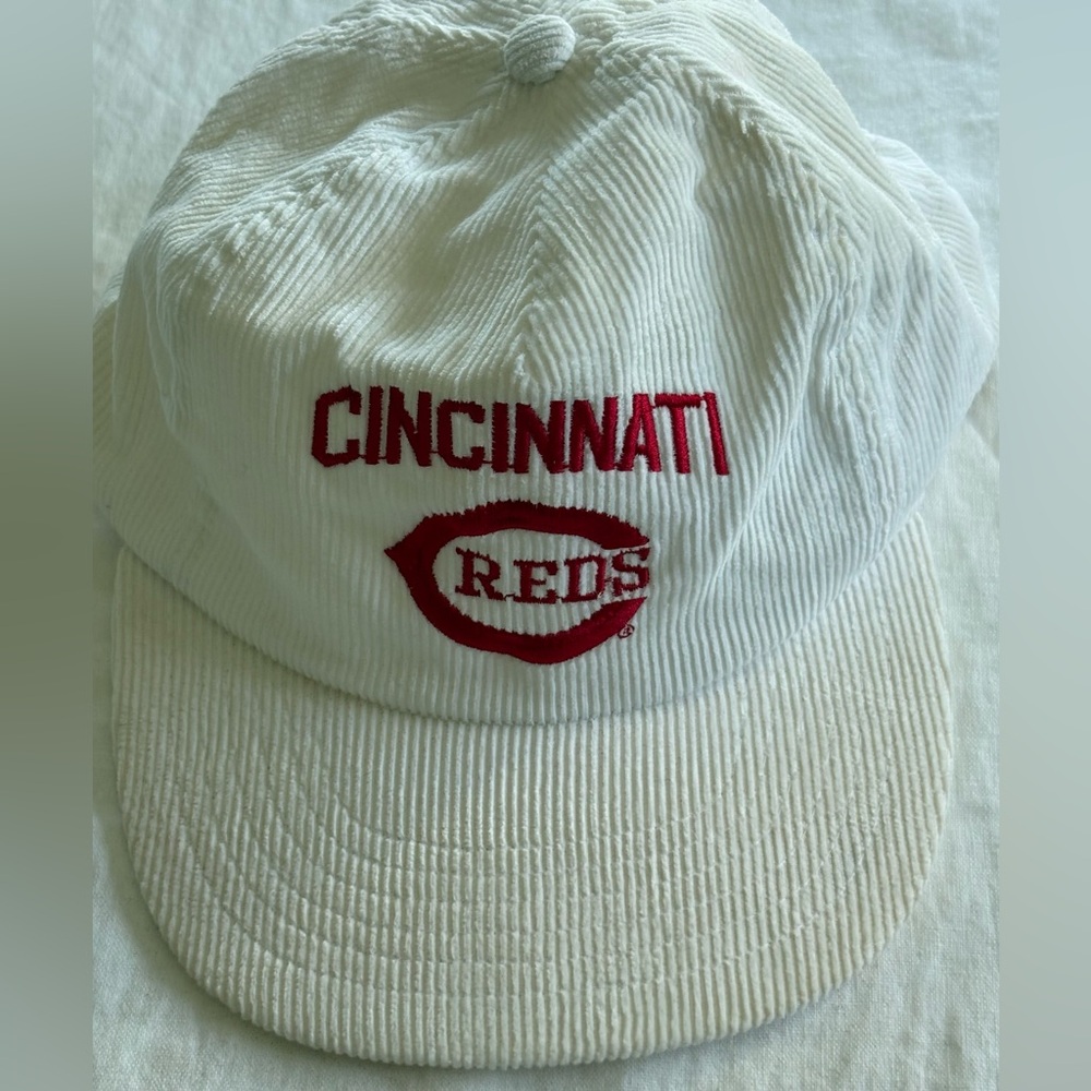 Vintage 80’s Cincinnati Reds Annco Corduroy Snapback Hat